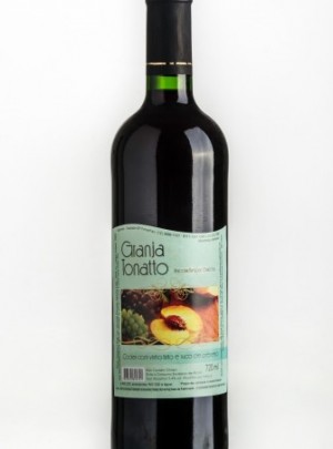 Cooler de Vinho Tinto e Suco de Pêssego